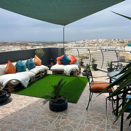 Trendy Seaside Escape 2 Bedroom Penthouse Marsaskala Luaran gambar