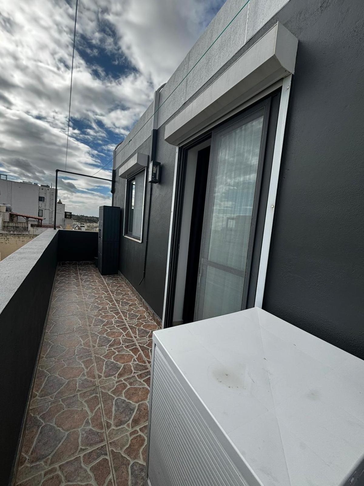 Trendy Seaside Escape 2 Bedroom Penthouse Marsaskala Luaran gambar